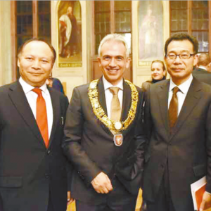 两华人荣获法兰克福荣誉市民