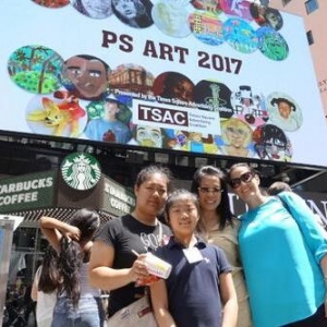 美媒：惊喜！华人学生赵可心画作登纽约时报广场大屏