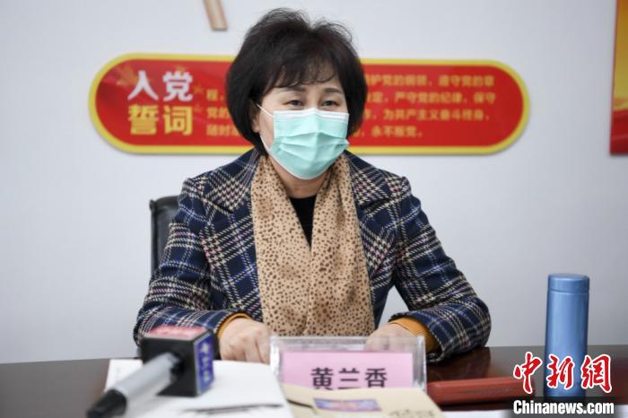 黄兰香与中新社湖南分社主要负责同志座谈。　杨华峰 摄