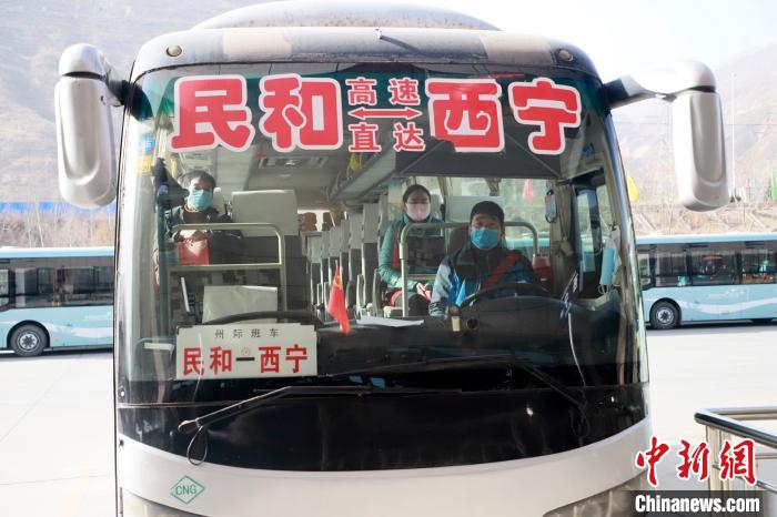图为道路客运班线逐渐恢复。　石延寿 摄