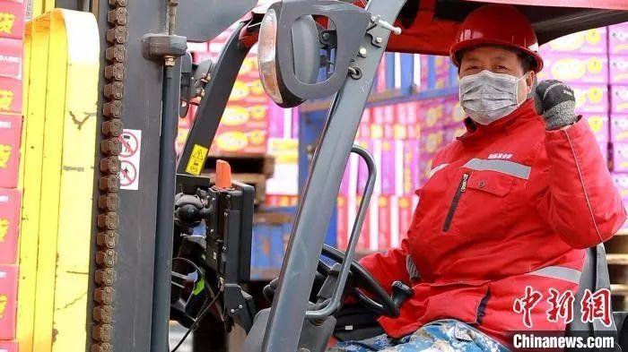 　资料图：企业复工。赵桂华 摄