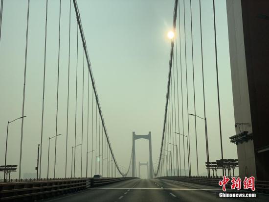 交通运输部：继续严格实施好离汉、离鄂通道管控