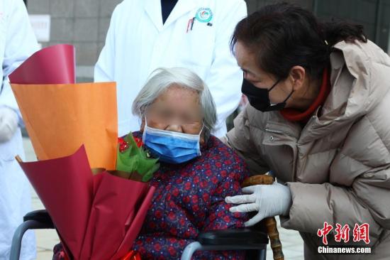 疫情之下，如何救治那些患病的“一老一小”？