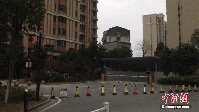 资料图：湖北黄冈市区实行居民出行管控。李大成 摄