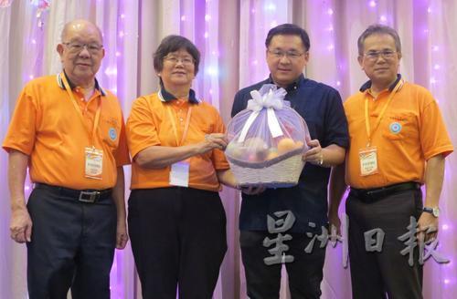马来西亚侨领吁政府关注华教 维护多源流教育体系