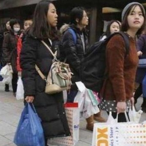 日籍华人再次掀起“回国潮”，还没回来就遭海关婉拒，日本凉凉了