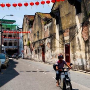 世界最“脏乱差”华人聚集地：当地华人非常穷，如今想回国都难！