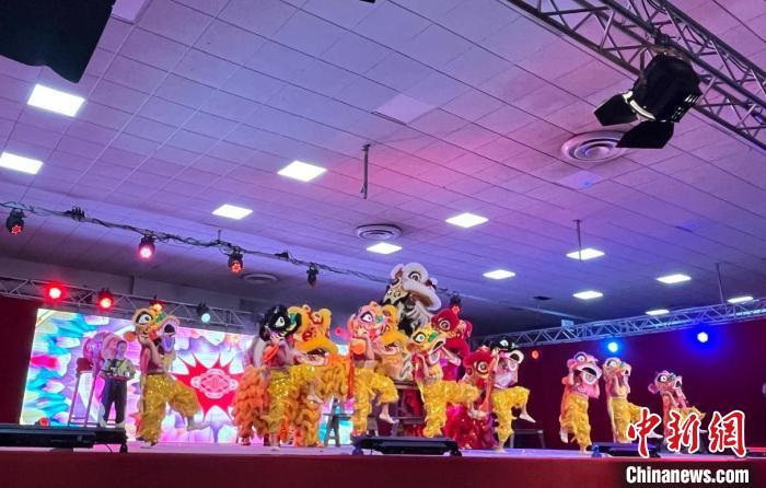 苏里南的新春见闻：看当地春晚 品中国美食