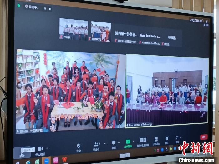 福建一中学与马来西亚美里市廉律中学结为共建