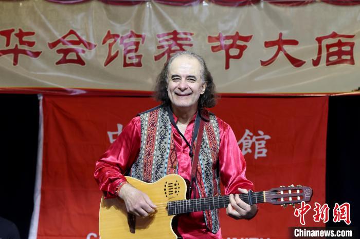 加拿大友人看中国年：“很有条理” 充满爱和友情