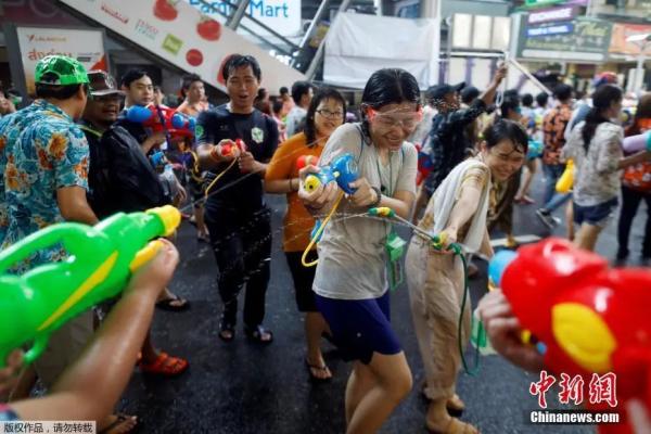 泼水节遇上登革热，游客朋友请注意！