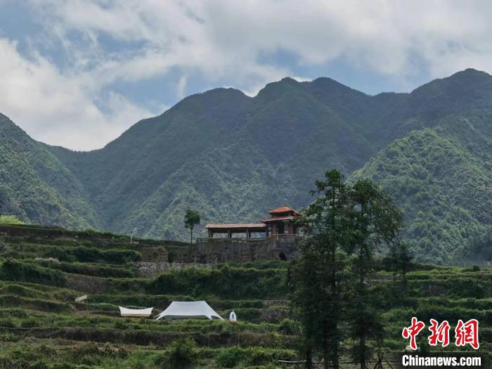 【高质量发展调研行】浙江龙现村：携乡愁共绘侨乡共富图景