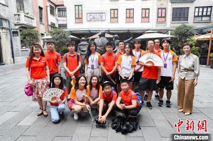美国华裔少年走进上海黄浦：观古今 寻觅海派文化印迹