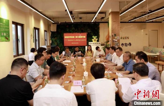 上海市侨联致敬侨界医者 聚力推进健康中国建设