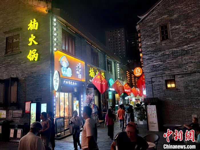 广西南宁新“夜”态打造沉浸式夜游场景