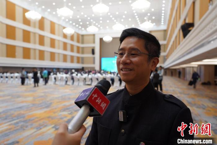 英国侨领林奕权：在海外还原舌尖上的“广府味”