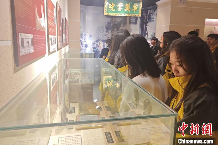马来西亚华裔青少年走进福建泉州感受“海丝”文化