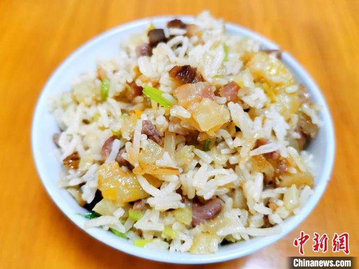 广东侨乡台山人元宵节吃“油饭”主料“菜果”热销