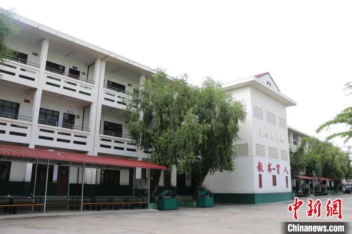 80余载寮都公学为中老友谊添注脚