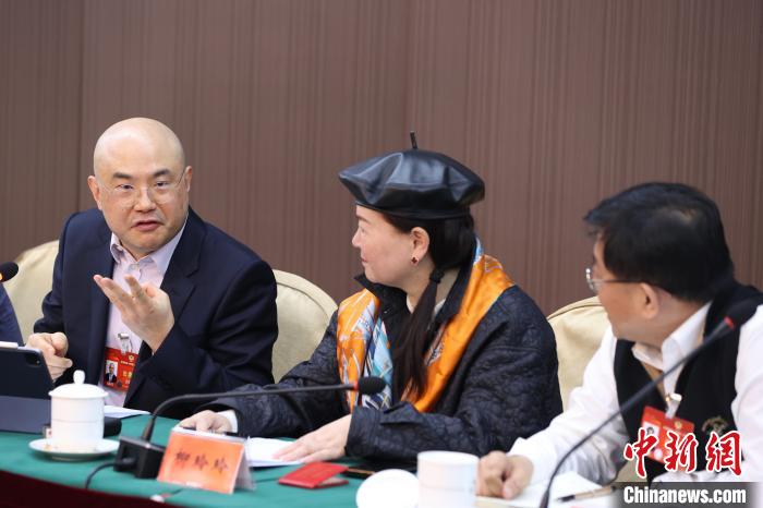 （两会观察）政府工作报告涉侨表述回应关切凝聚侨心