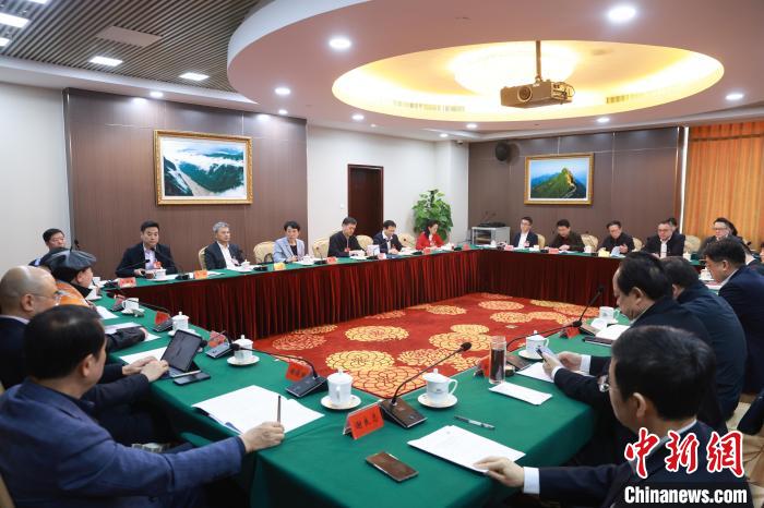 （两会观察）两会“侨声”传递期盼彰显信心