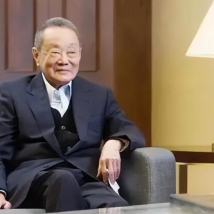 101岁华人富豪，把公司卖给顺丰，套现190亿