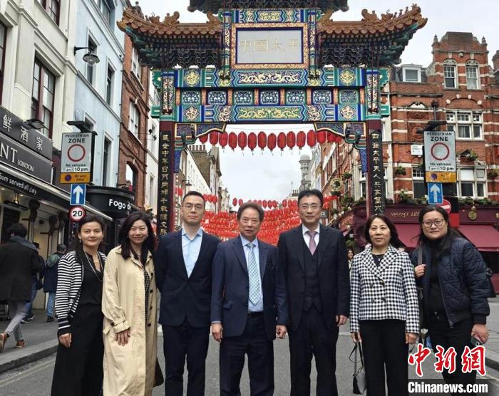 上海市侨联代表团访问英国 宣介上海发展新机遇