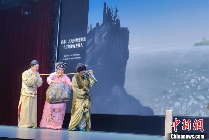 新加坡南华潮剧社在柬演出：潮音绕梁 名动金边