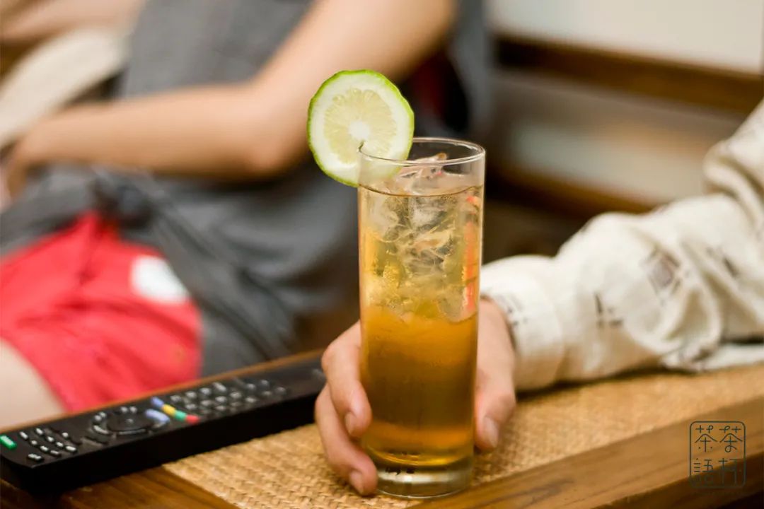 What is a White Tea Shot and How Do You Make It?