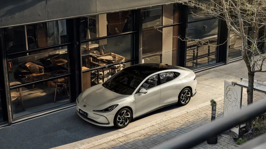 Model3不香了！4.93米纯电车不到20万，850km续航，最慢5.6秒破百