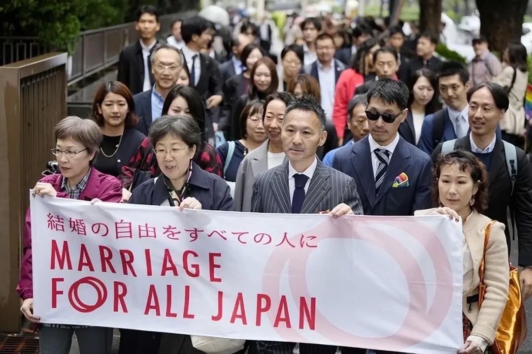 日本皇室继承法遭联合国质疑，同性婚姻裁决再掀波澜